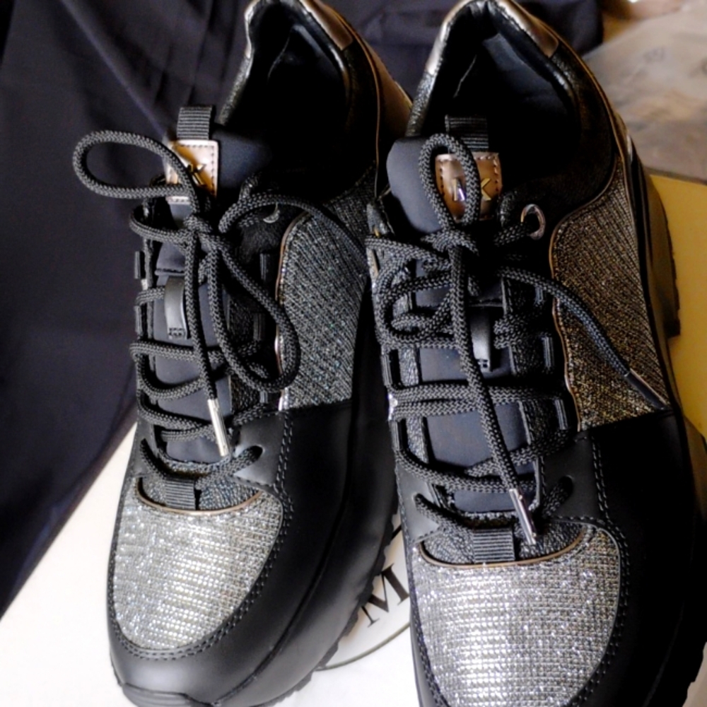 Michael Kors- Leather/glitter Mesh Trainer NEW in box. size 8 light/comfortable